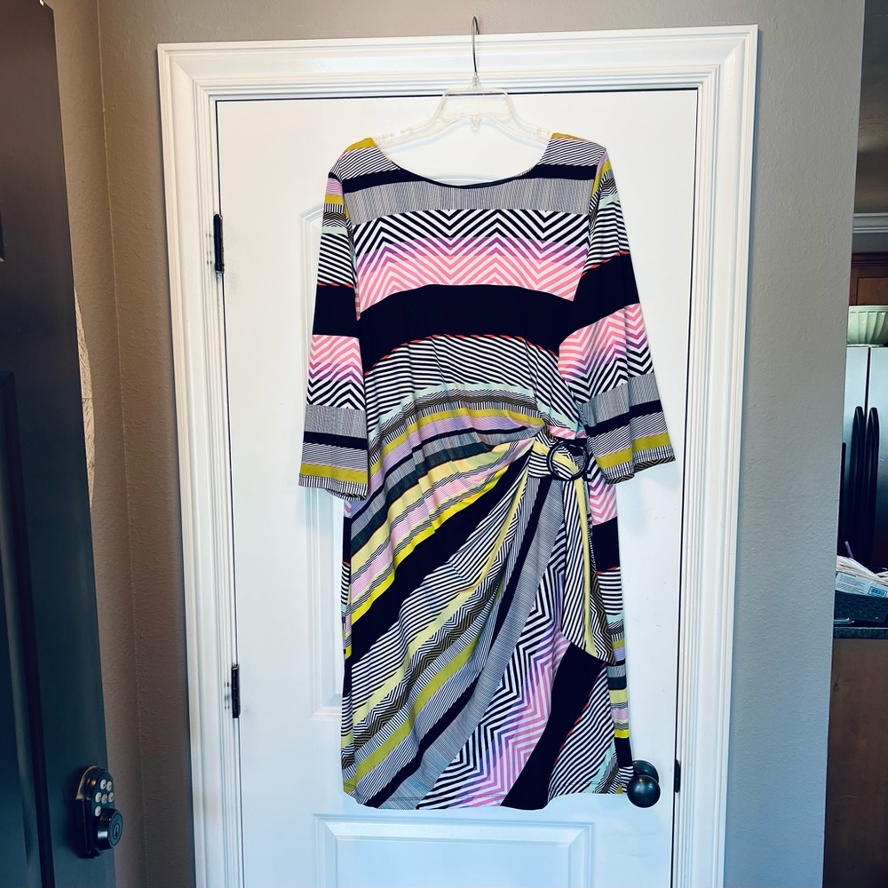 Shift dress striped with faux pull through gathered detail at the side. Size 2x